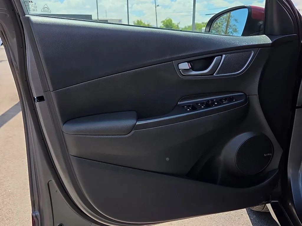 Hyundai Kona photo 16