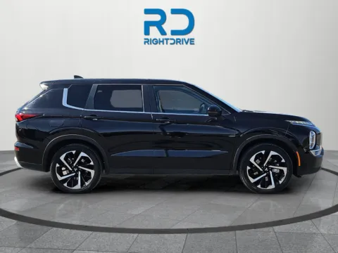 Photos of 2024 Mitsubishi Outlander SE for sale in El Paso, TX at RightDrive - 6930 Alameda
