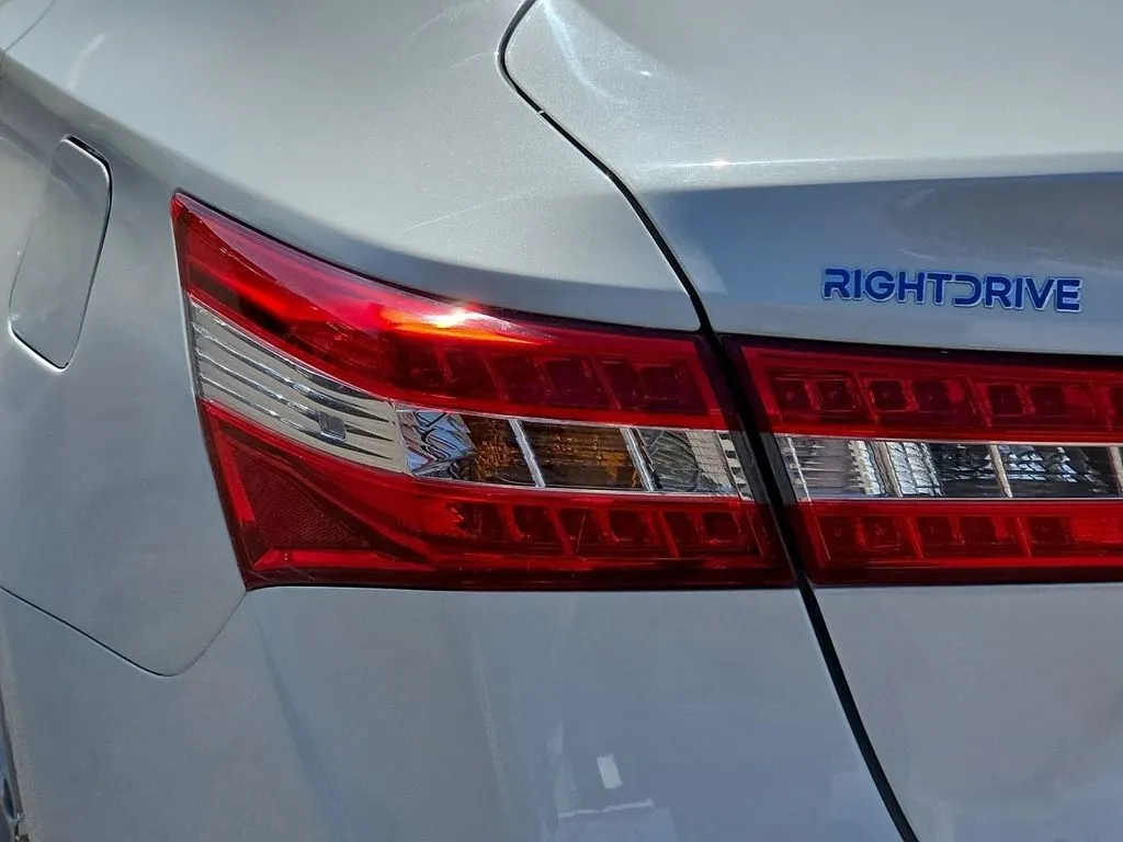 Toyota Avalon photo 10