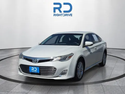 White 2013 Toyota Avalon XLE for sale in El Paso, TX