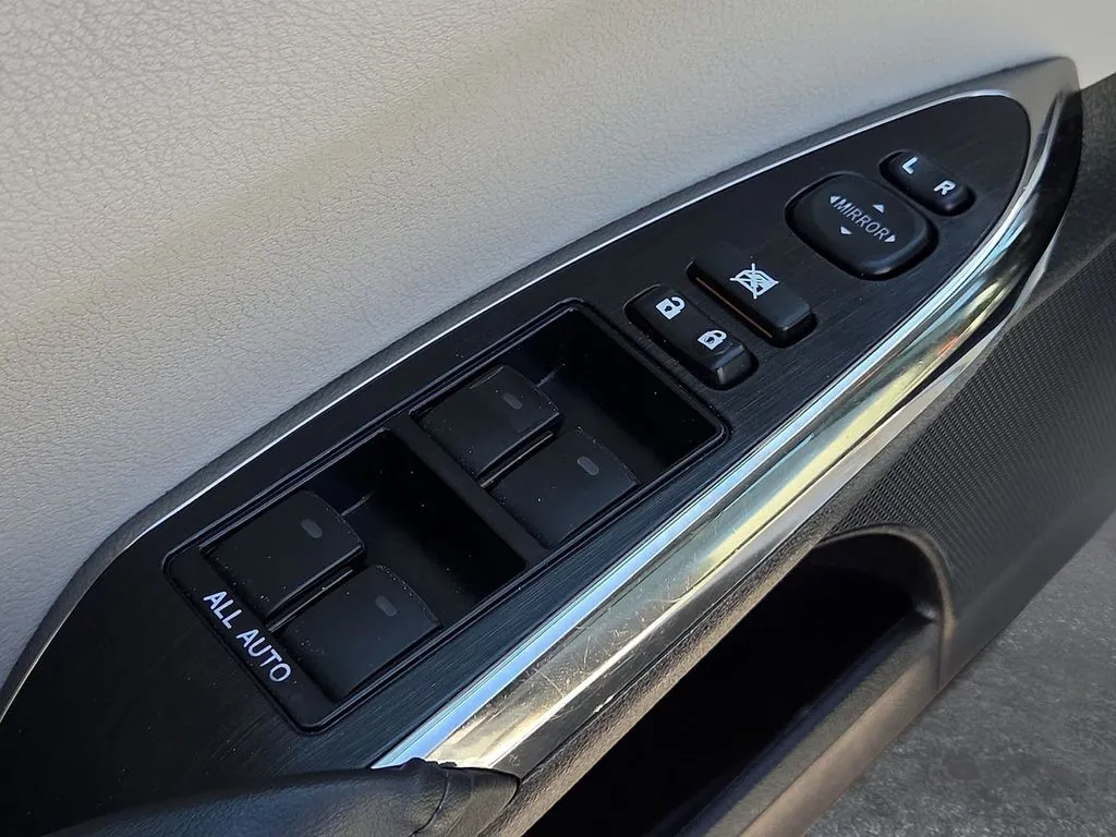 Toyota Avalon photo 17