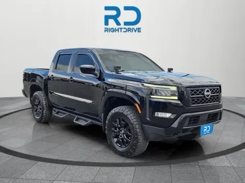 Black 2023 Nissan Frontier SV for sale in El Paso, TX