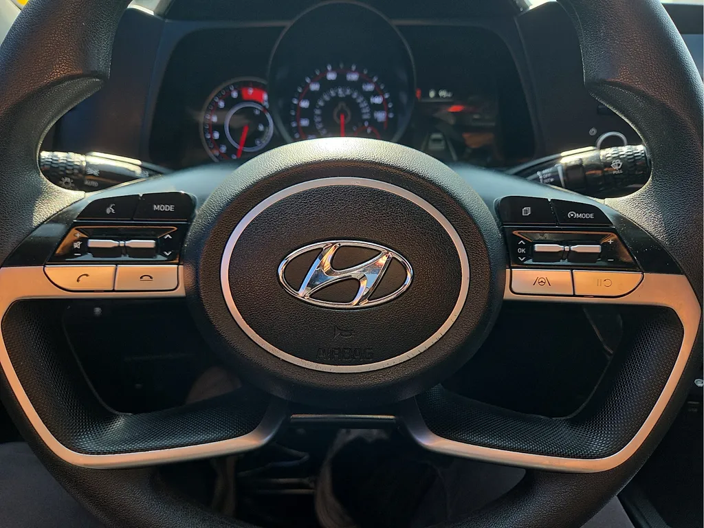 Hyundai Elantra photo 24