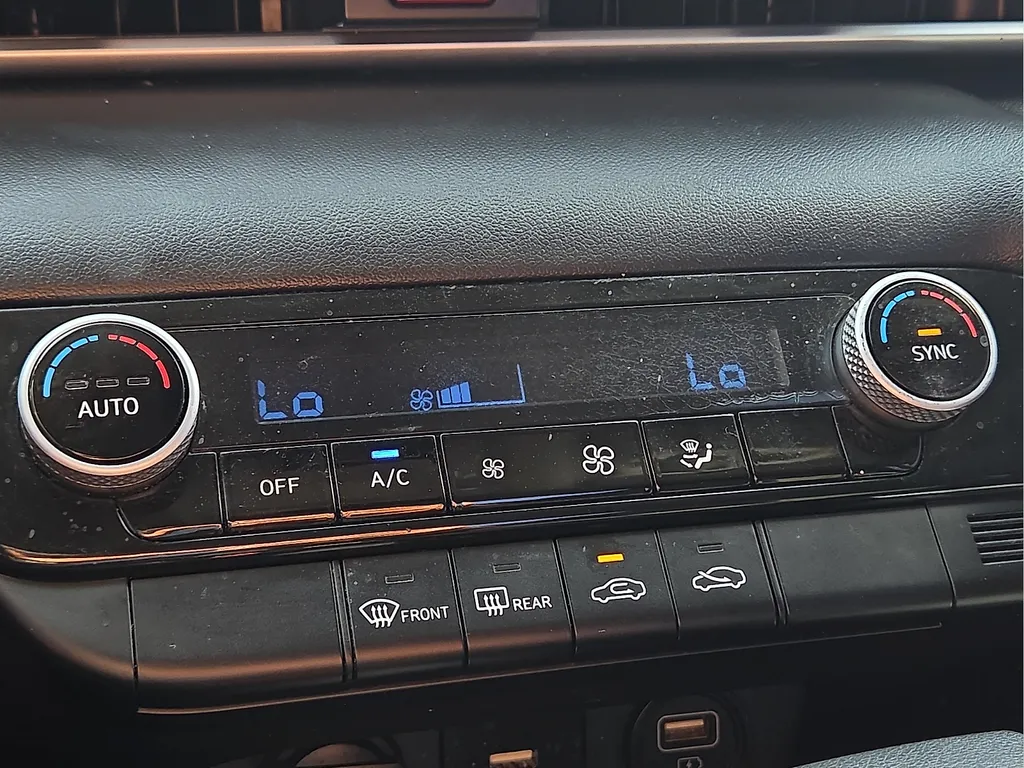 Hyundai Elantra photo 20