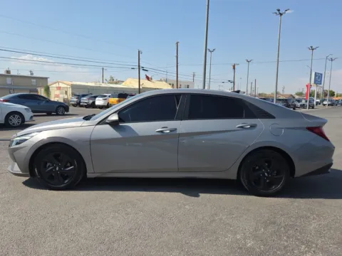 More photos of 2022 Hyundai Elantra SEL at RightDrive - 6930 Alameda, TX