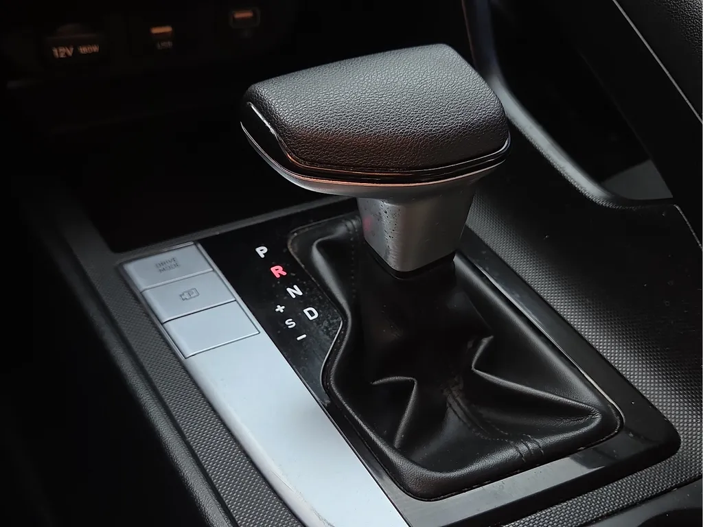 Hyundai Elantra photo 25