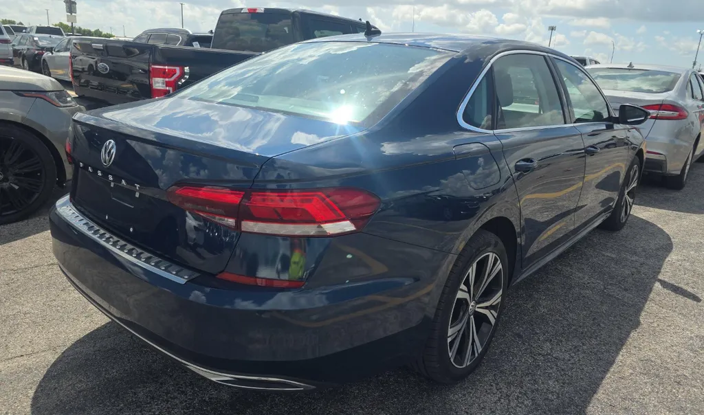 2022 Volkswagen Passat SE - Photo 4