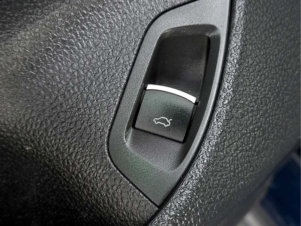 2022 Volkswagen Passat SE - Photo 18
