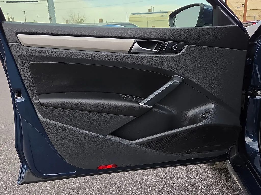 2022 Volkswagen Passat SE - Photo 16