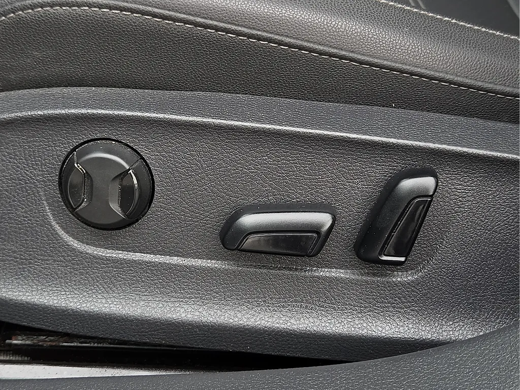 2022 Volkswagen Passat SE - Photo 19