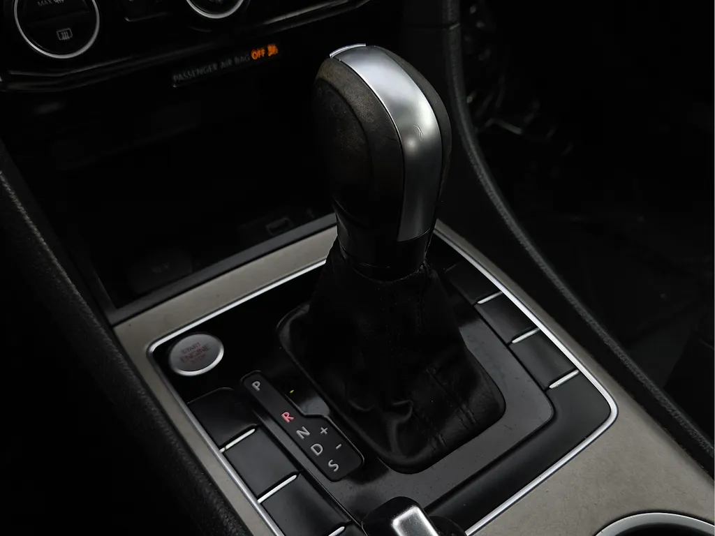 2022 Volkswagen Passat SE - Photo 25