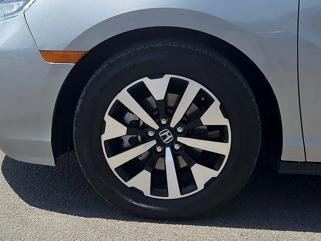 Honda Odyssey photo 9