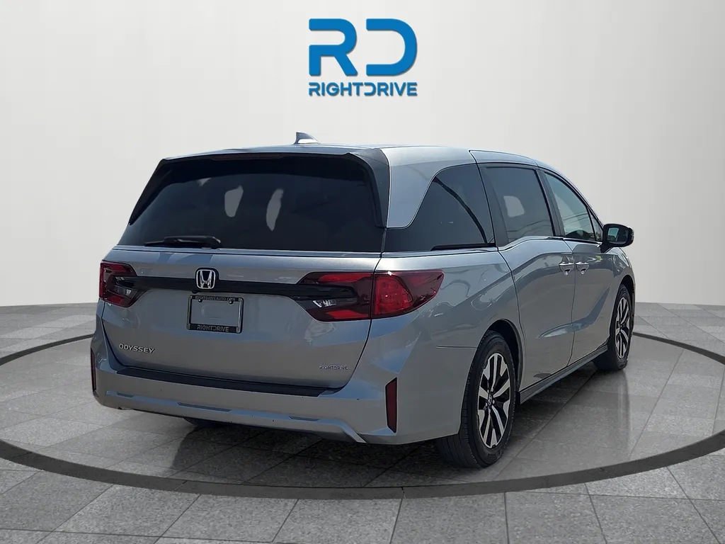 Honda Odyssey photo 3