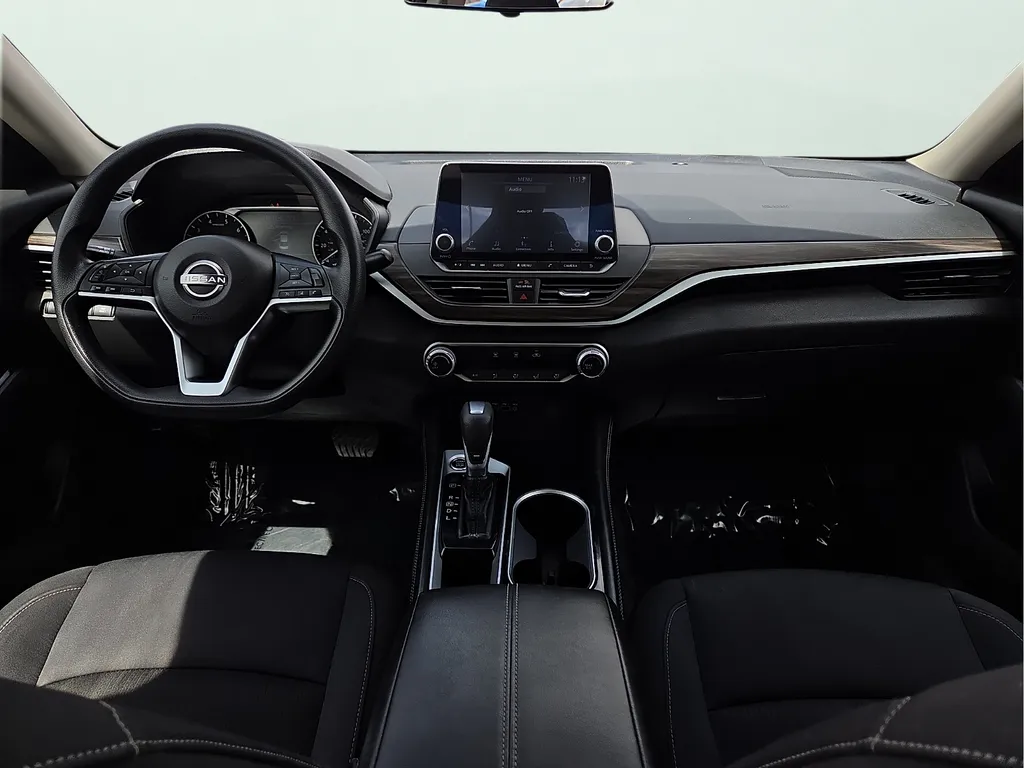 Nissan Altima photo 15
