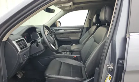 More photos of 2023 Volkswagen Atlas 3.6L V6 SE w/Technology at RightDrive - 6930 Alameda, TX