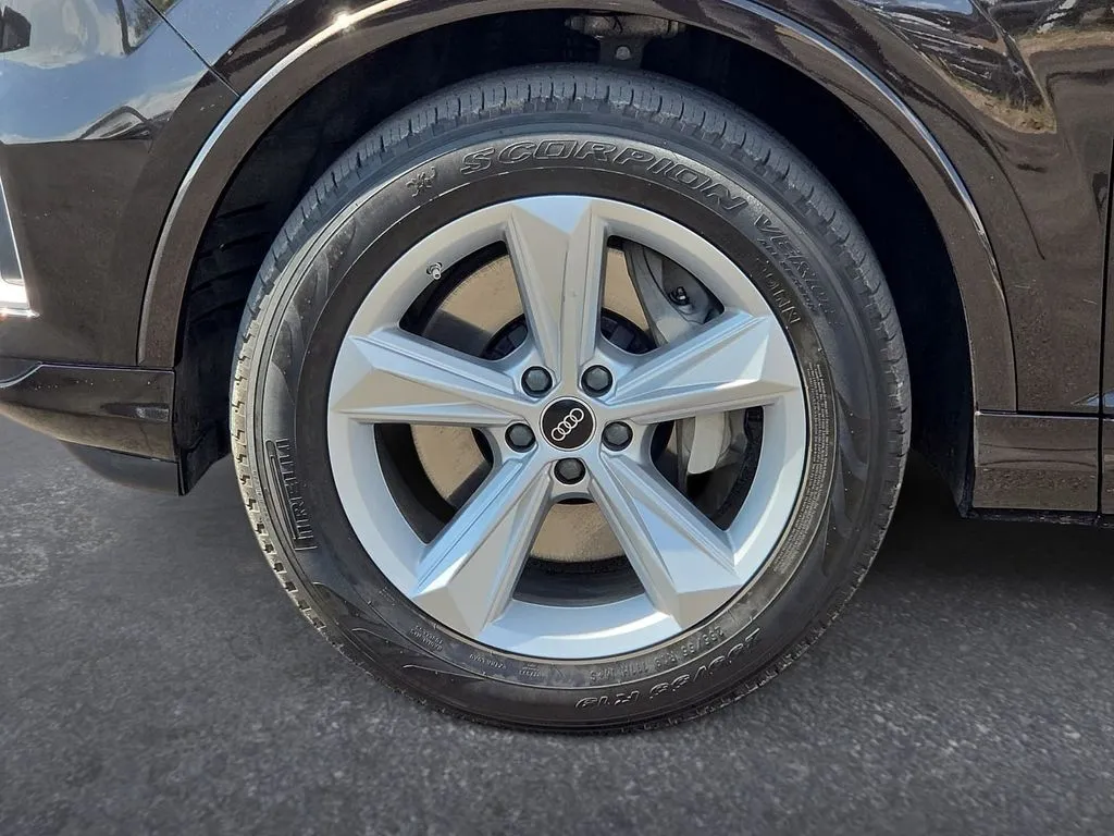 Audi Q7 photo 9