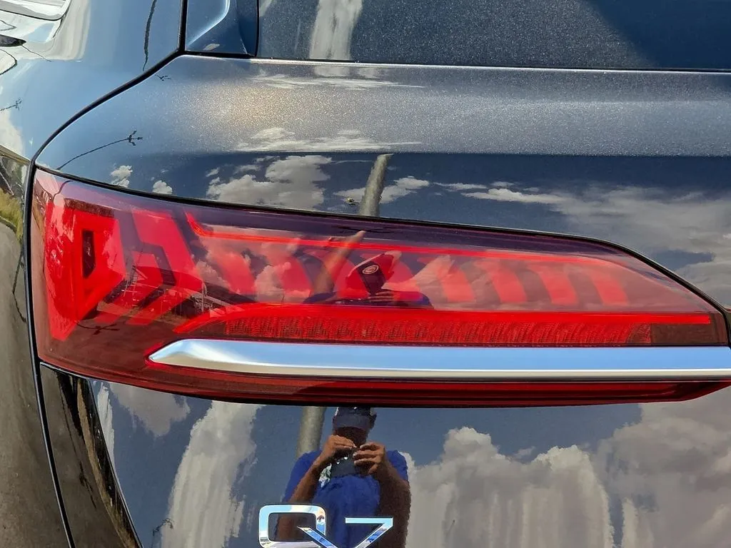 Audi Q7 photo 10