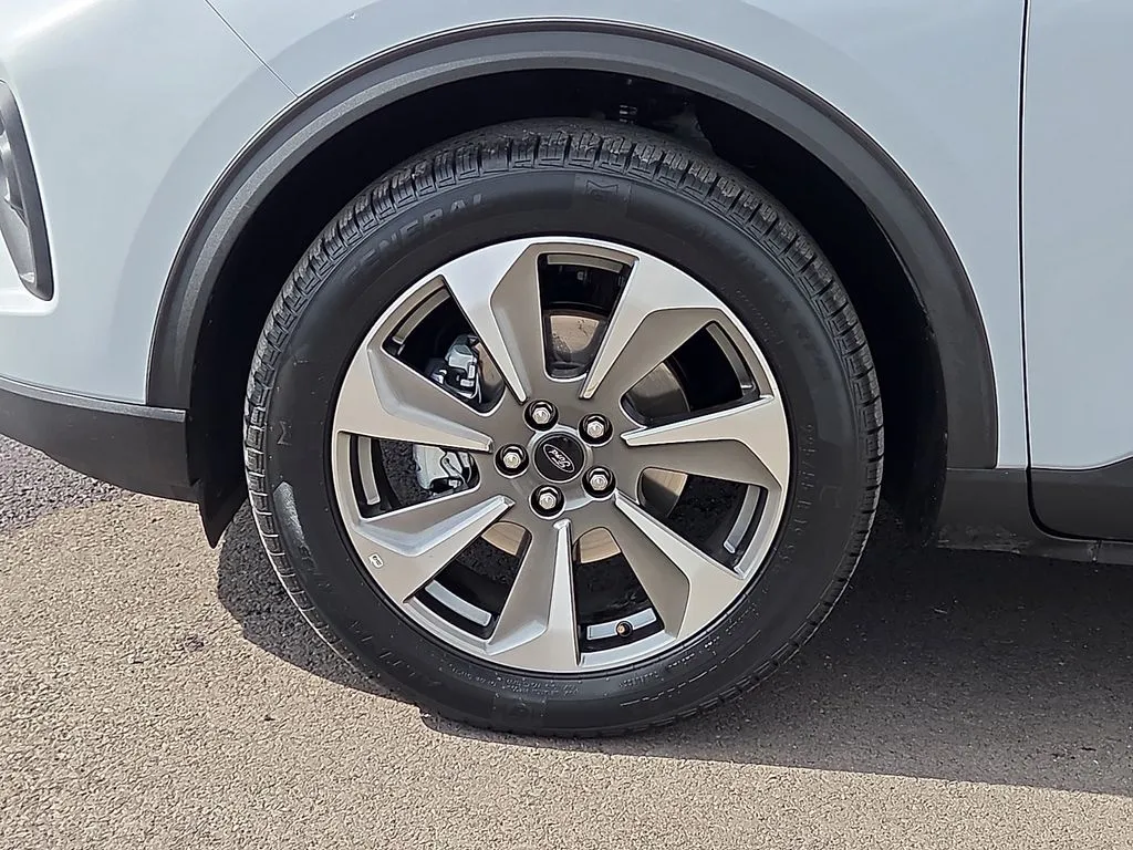 Ford Escape photo 9