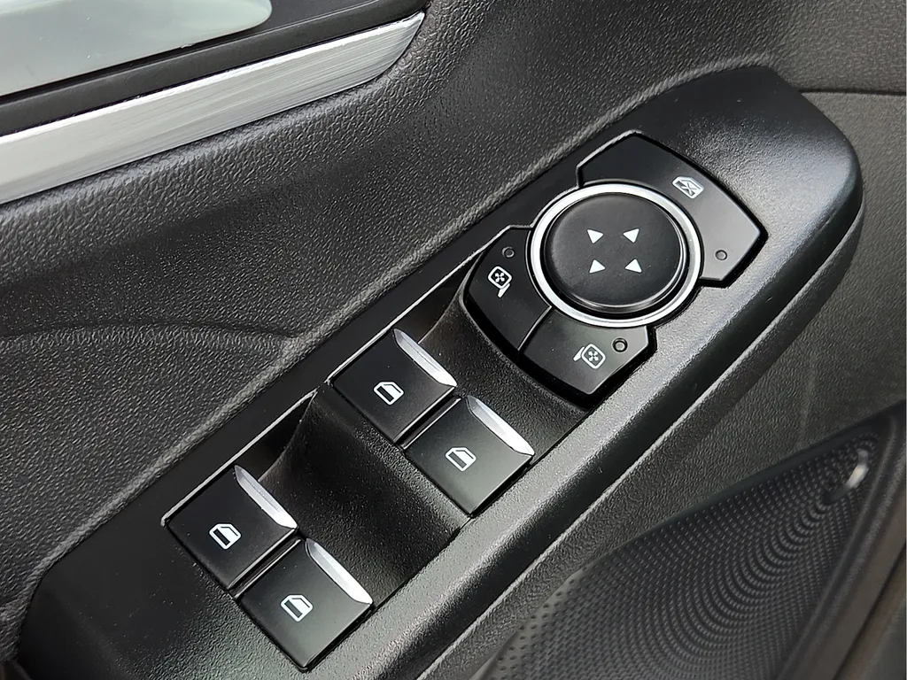 Ford Escape photo 17