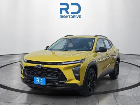Yellow 2025 Chevrolet Trax ACTIV for sale in El Paso, TX