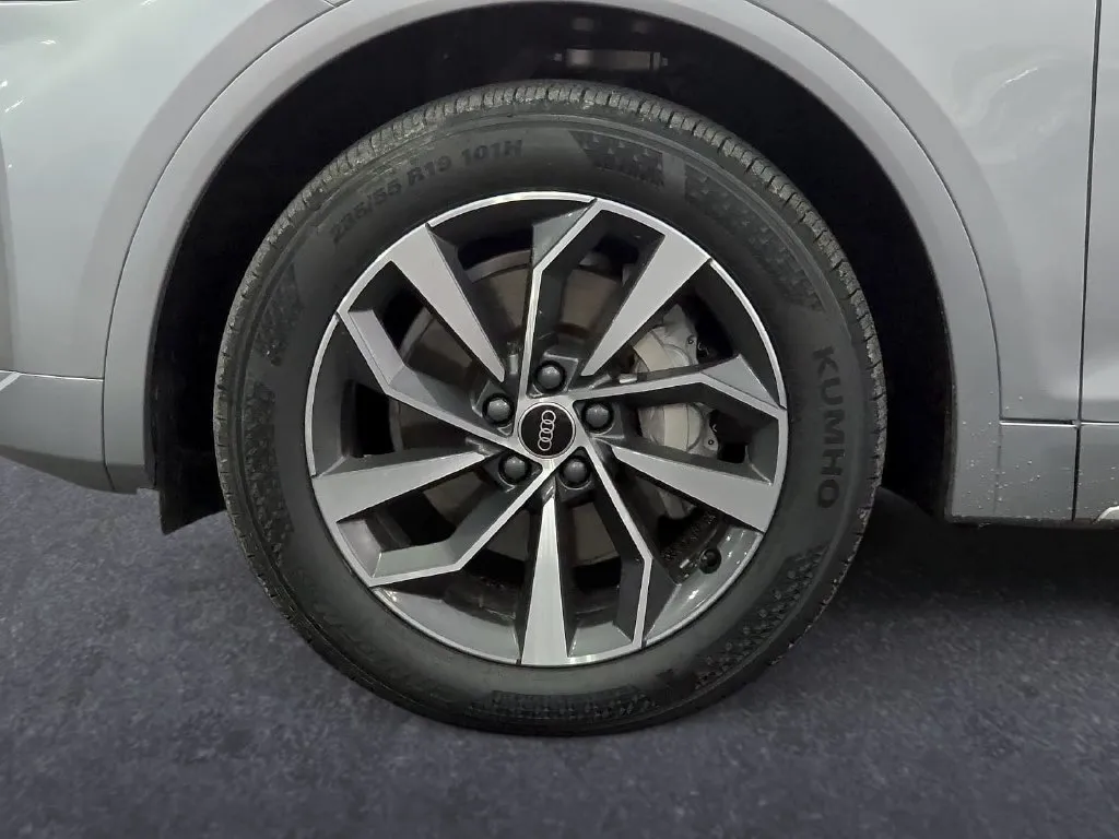 Audi Q5 photo 9