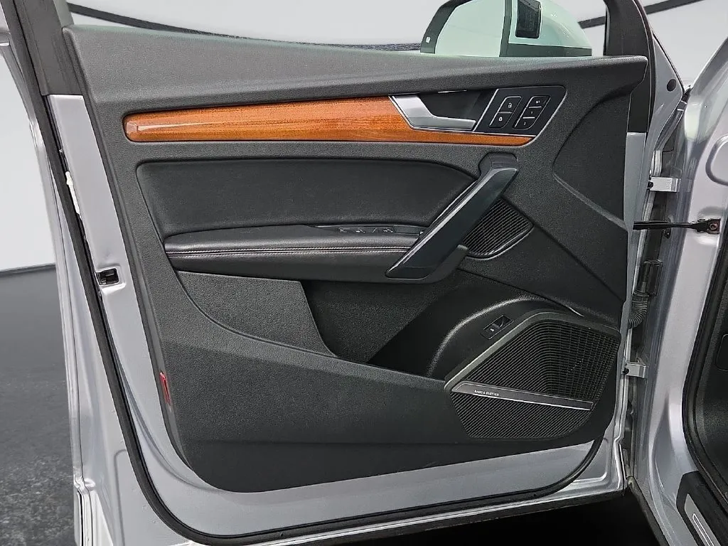 Audi Q5 photo 16