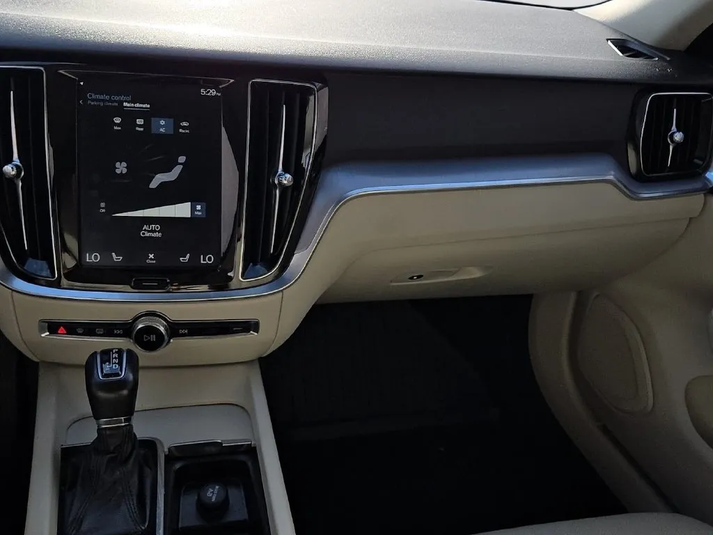 Volvo S60 photo 15