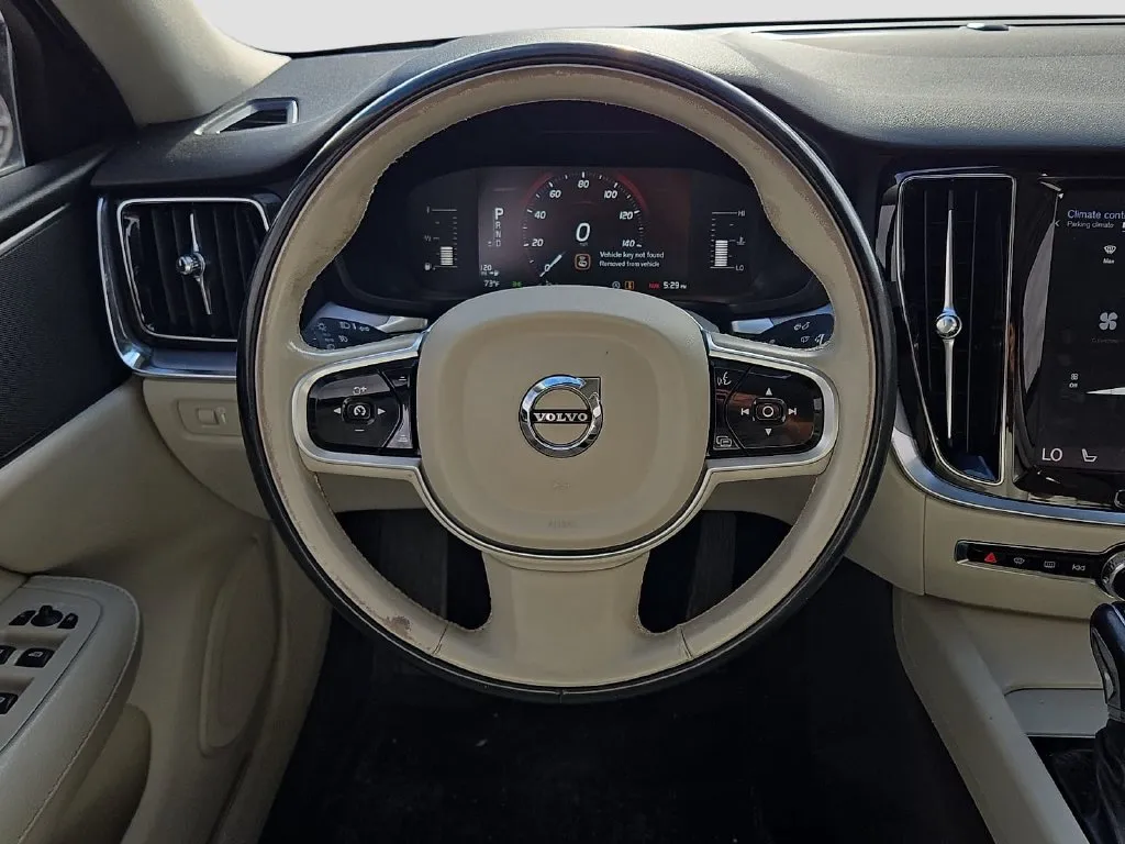 Volvo S60 photo 14