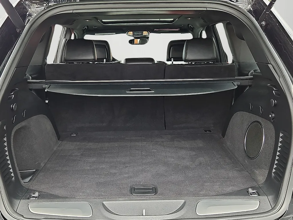 Jeep Grand Cherokee photo 12