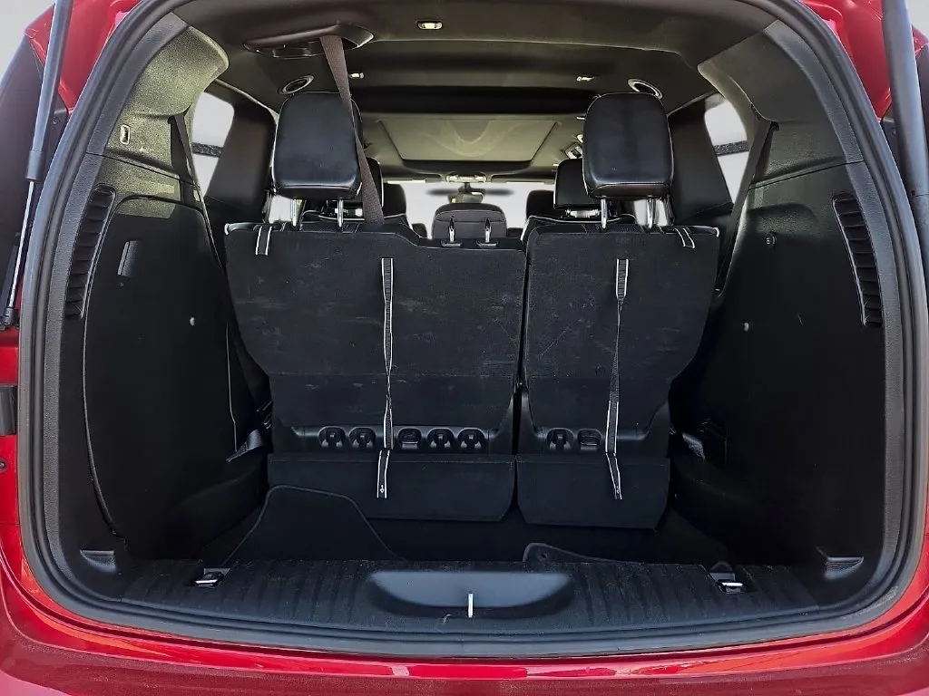 Chrysler Pacifica photo 13