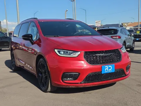 Red 2025 Chrysler Pacifica Limited for sale in El Paso, TX