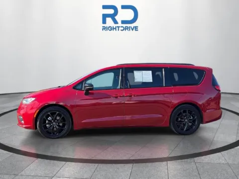 More photos of 2025 Chrysler Pacifica Limited at RightDrive - 6930 Alameda, TX