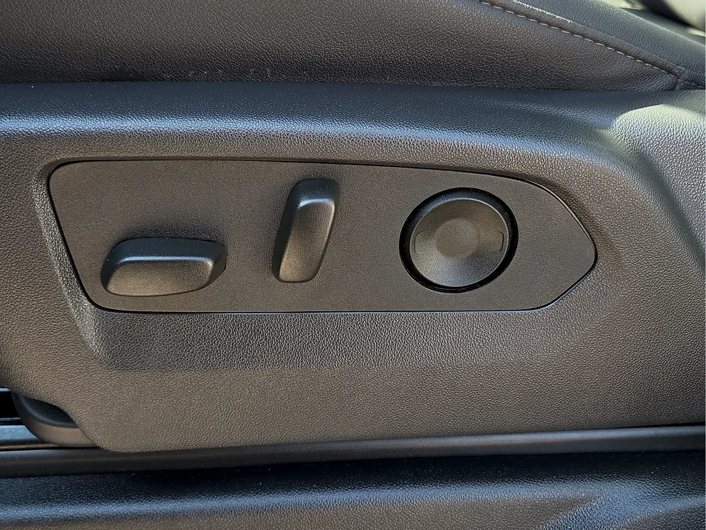 Chevrolet Tahoe photo 18