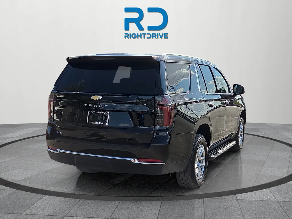 Chevrolet Tahoe photo 3