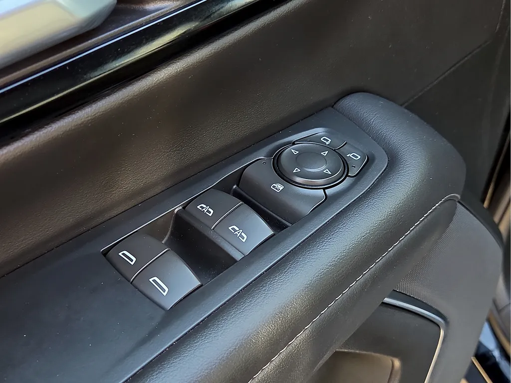 Chevrolet Tahoe photo 17
