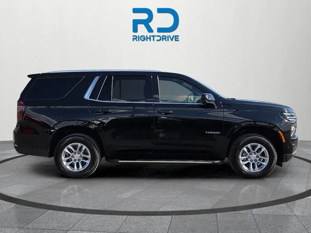 Chevrolet Tahoe photo 2