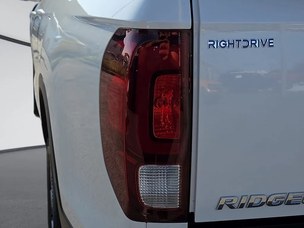 Honda Ridgeline photo 10