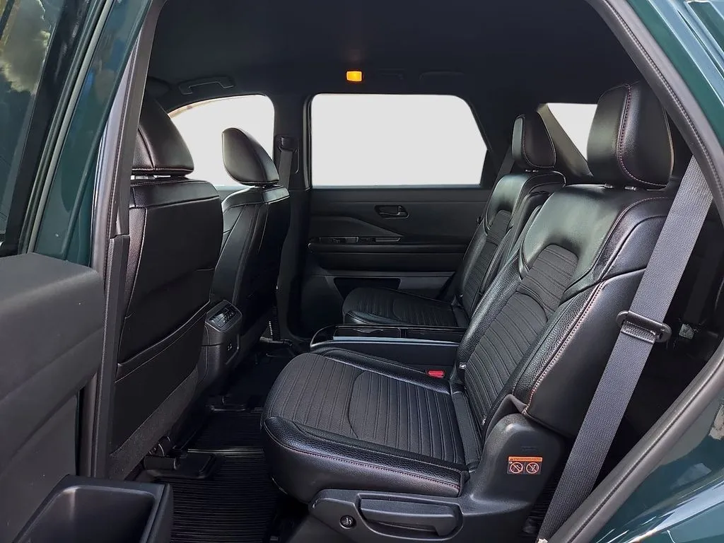 Nissan Pathfinder photo 14