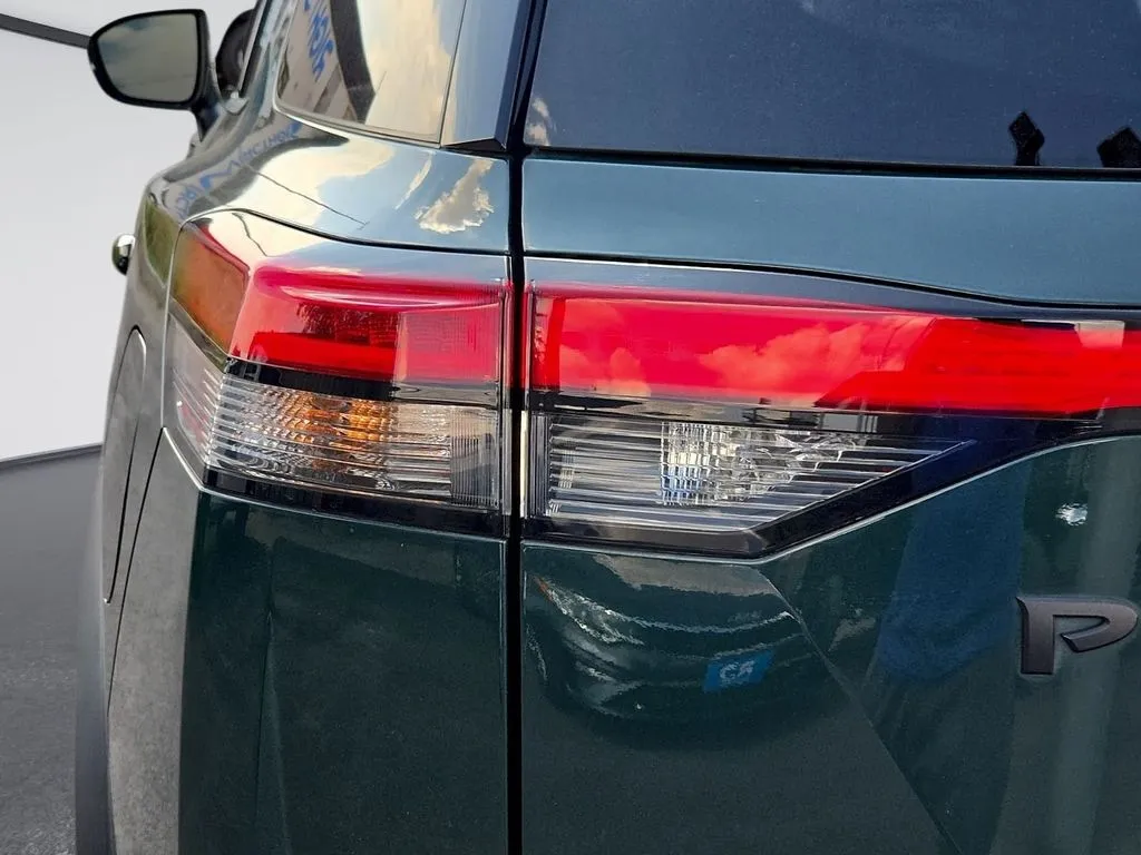 Nissan Pathfinder photo 11