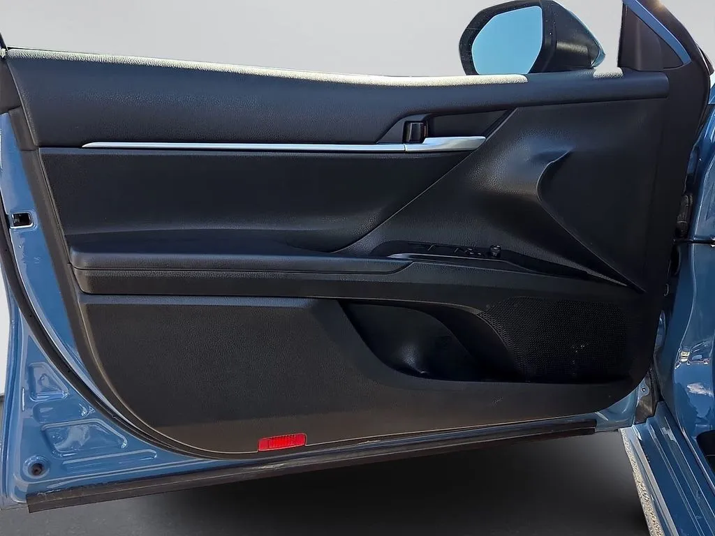 Toyota Camry photo 15