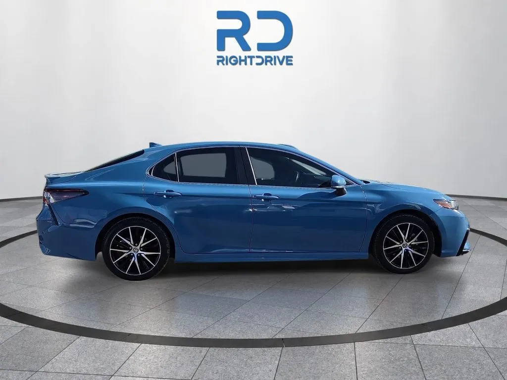 Toyota Camry photo 5