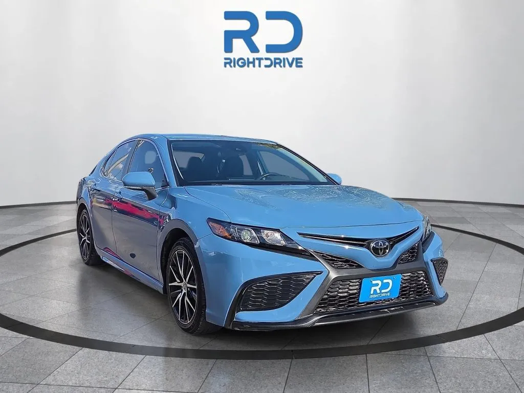 Toyota Camry photo 6