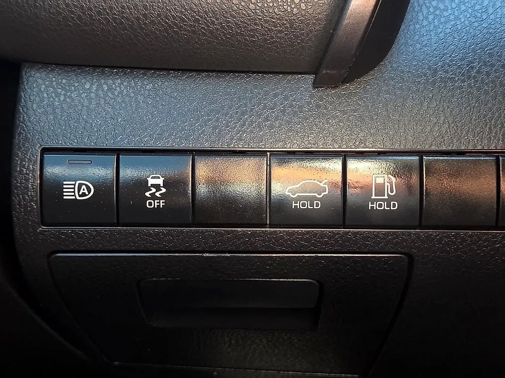 Toyota Camry photo 19