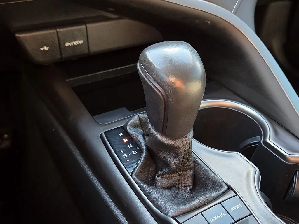 Toyota Camry photo 25