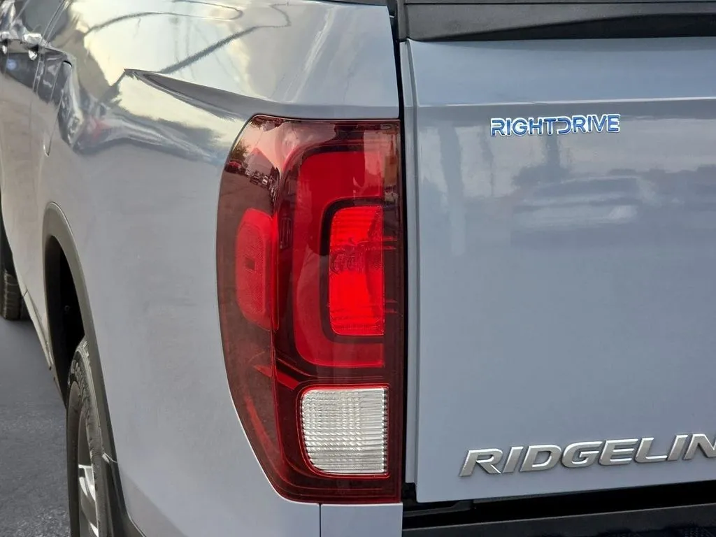 Honda Ridgeline photo 10