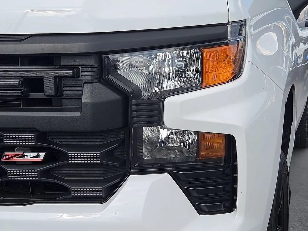 Chevrolet Silverado photo 8