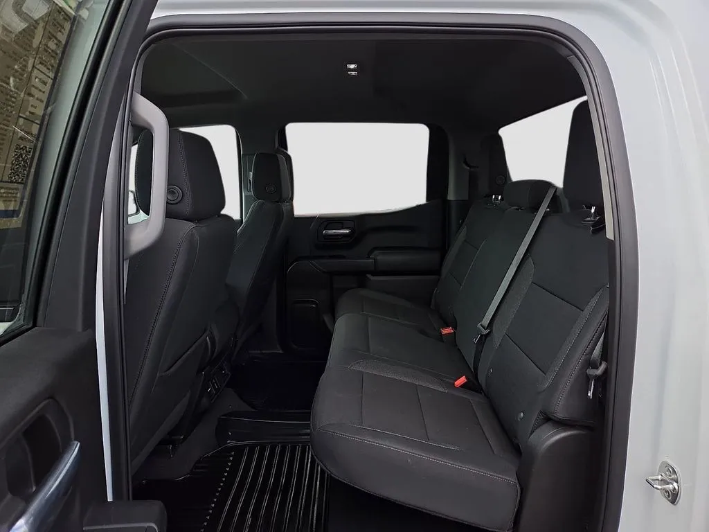Chevrolet Silverado photo 14