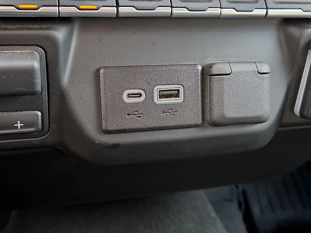 Chevrolet Silverado photo 21