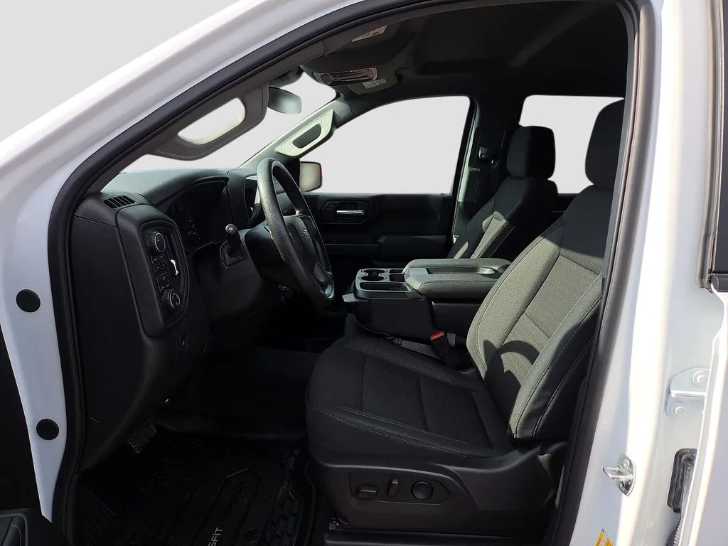 Chevrolet Silverado photo 19