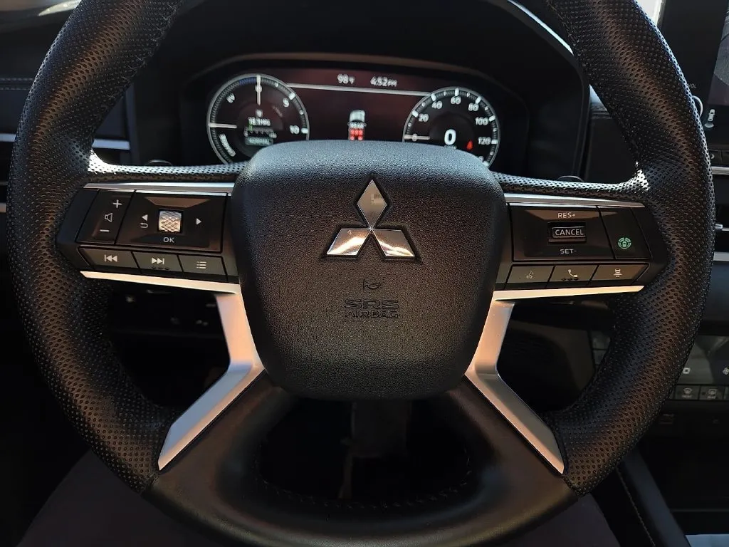 Mitsubishi Outlander photo 24